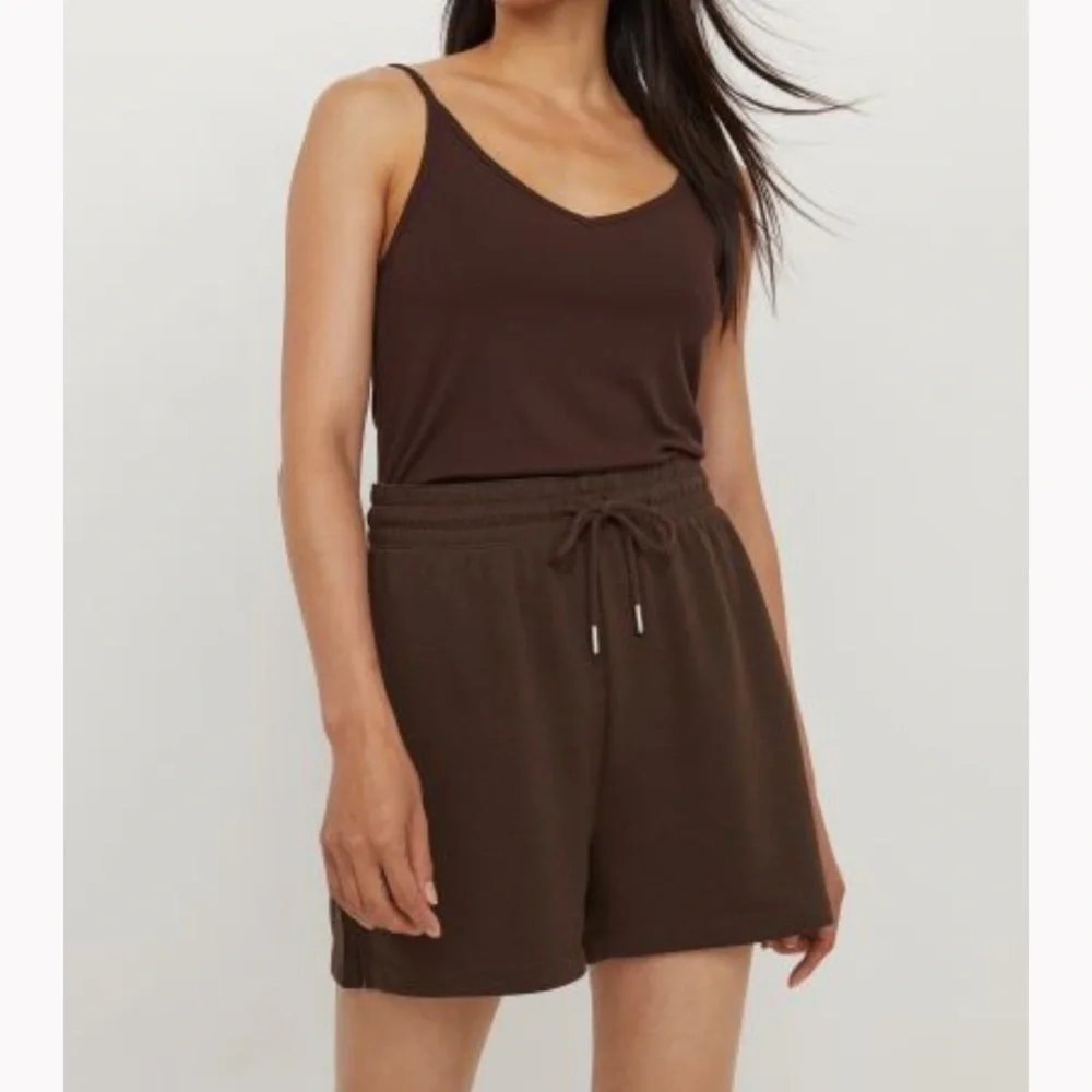 H&M brown ribbed pull up loose shorts Large - Picture 2 of 12